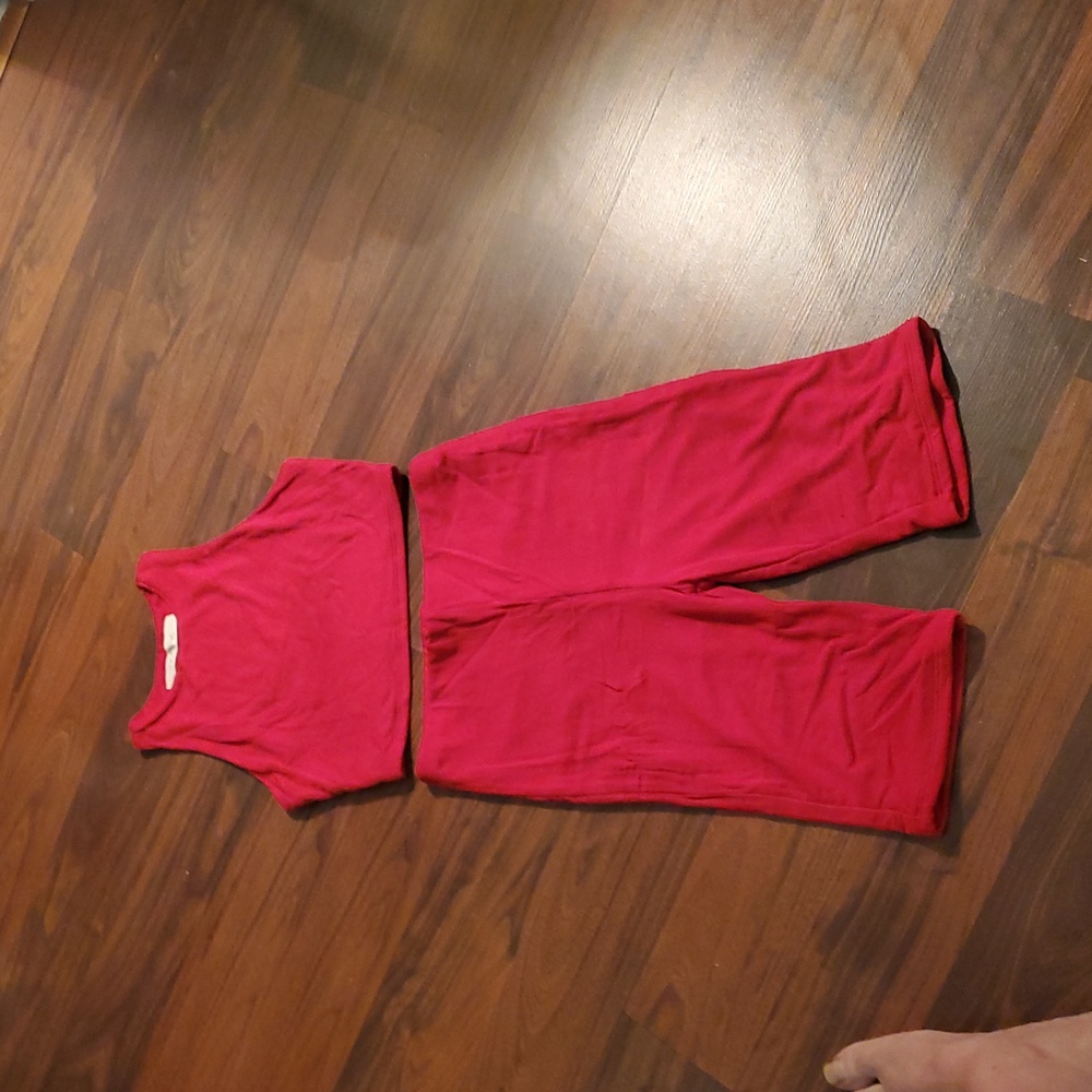 OOTDFash Women Stretch Red Shorts And Tank Outfit